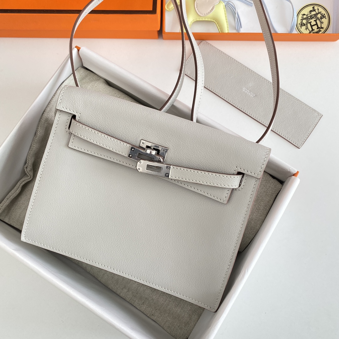 Hermes Kelly Danse Evercolor Bag In Pearl Grey Color